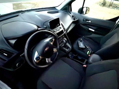 Used 2019 Ford Transit Connect XLT image 6