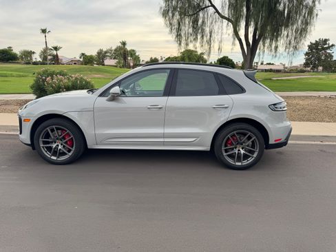 Used 2022 Porsche Macan S AWD/4WD image 10