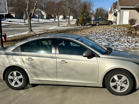 Used 2013 Chevrolet Cruze LT image 4