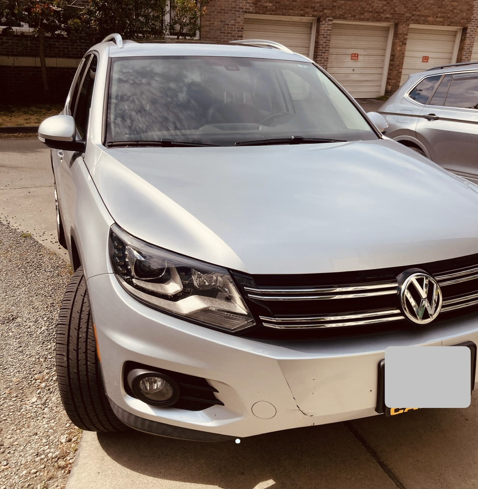 Used 2016 Volkswagen Tiguan SE FWD image 2