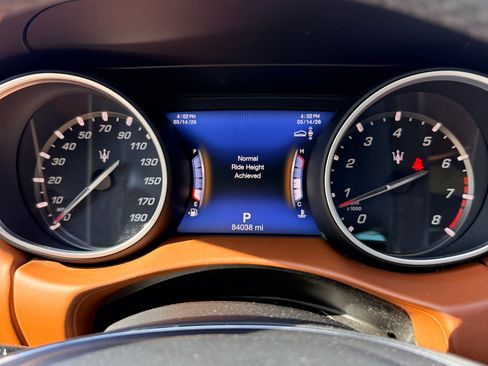 Used 2018 Maserati Levante GranLusso image 14