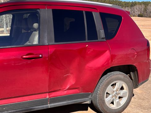 Used 2016 Jeep Compass Latitude image 6