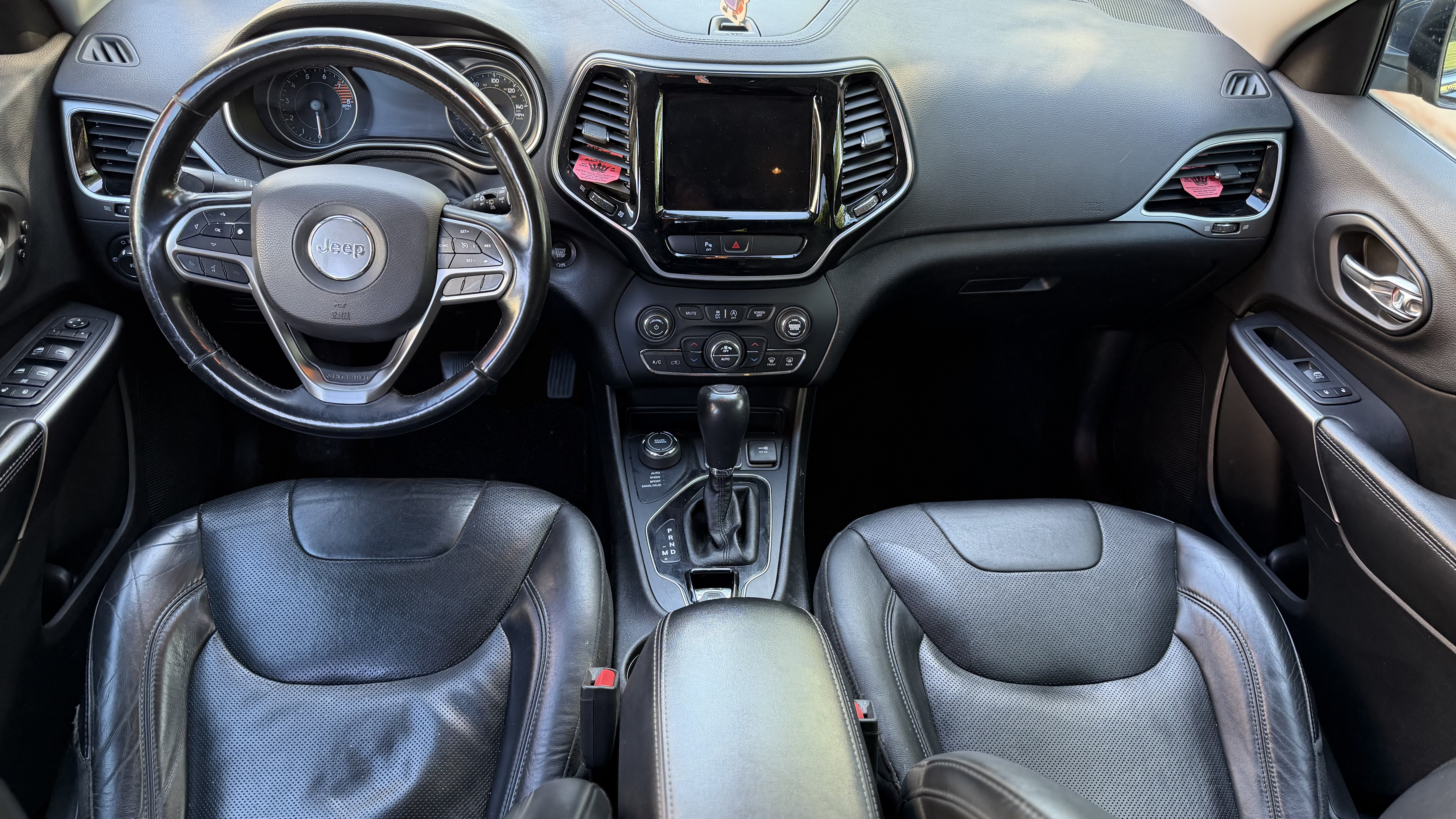 Used 2019 Jeep Cherokee Limited AWD/4WD image 12