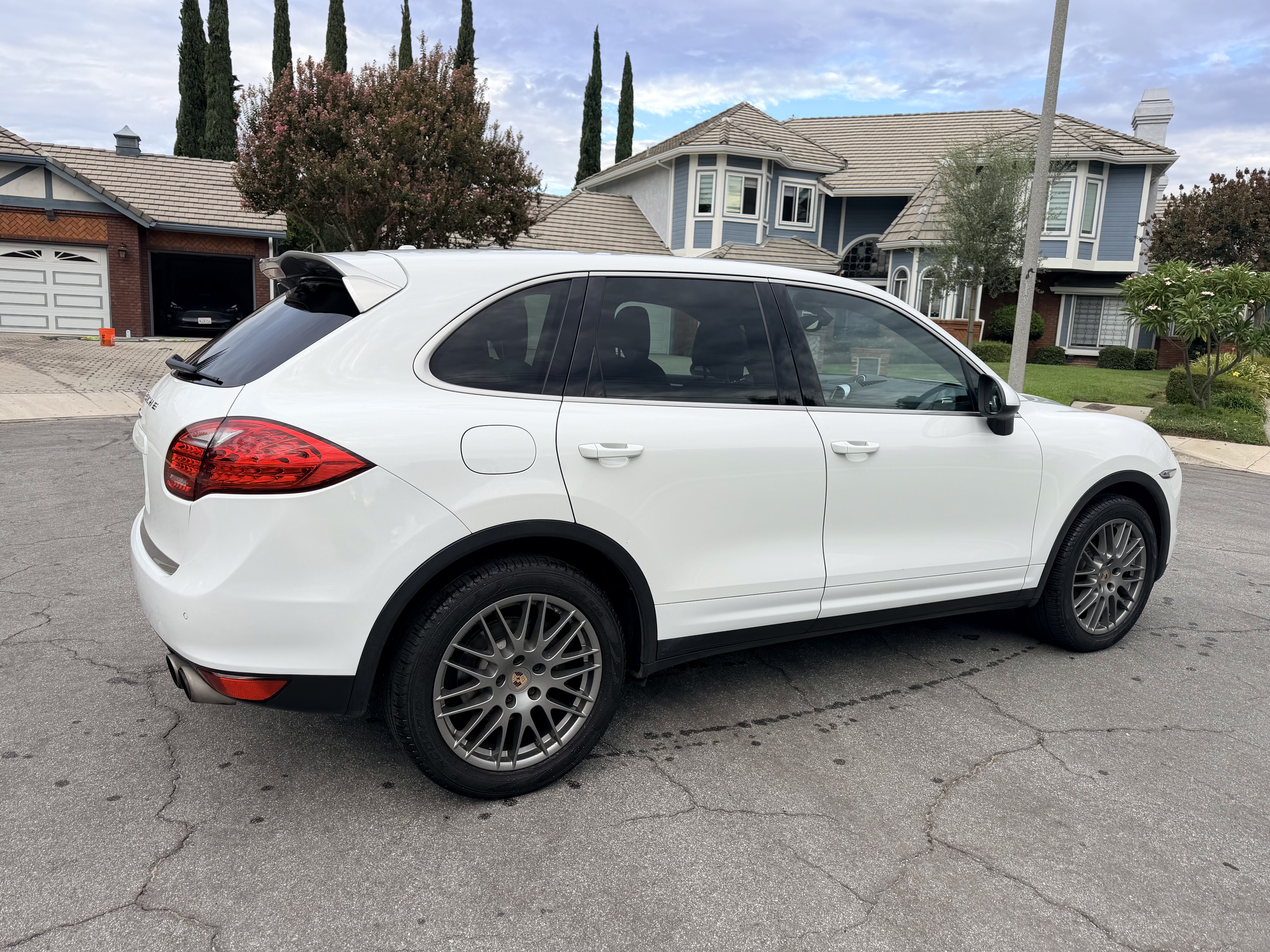 Used 2014 Porsche Cayenne AWD/4WD image 6