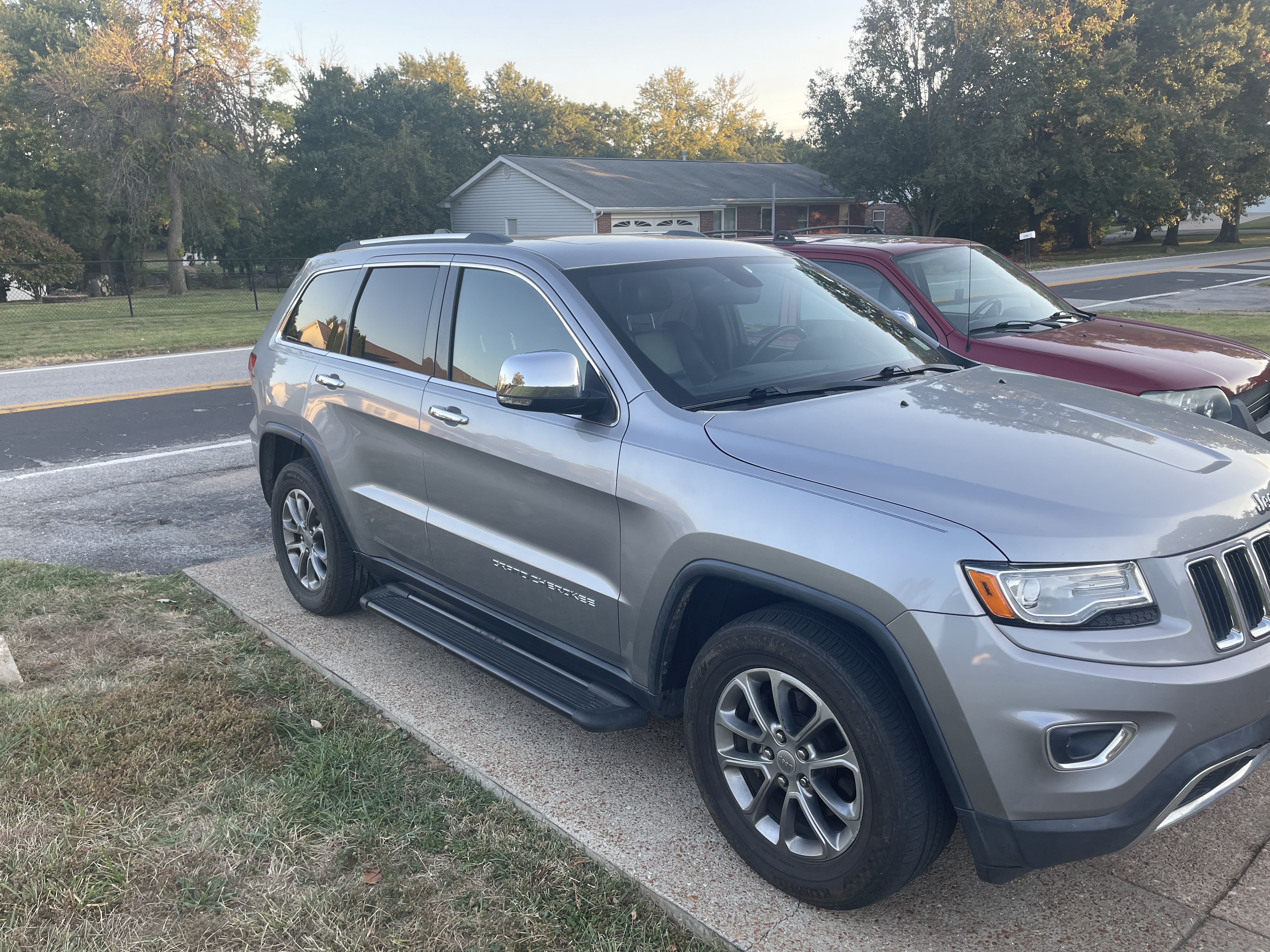 Used 2015 Jeep Grand Cherokee Limited w/ Luxury Group II AWD/4WD image 8