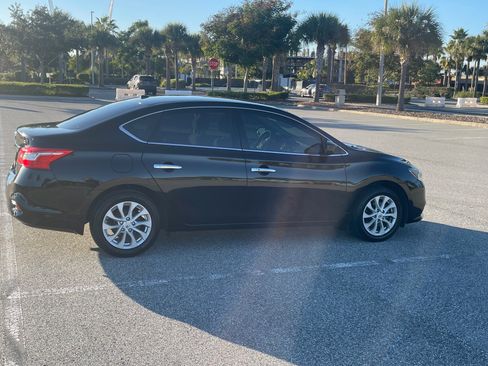 Used 2018 Nissan Sentra SV image 2