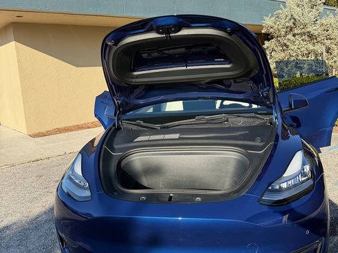 Used 2021 Tesla Model Y Performance image 18