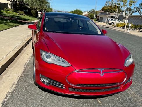 Used 2014 Tesla Model S P85 image 1