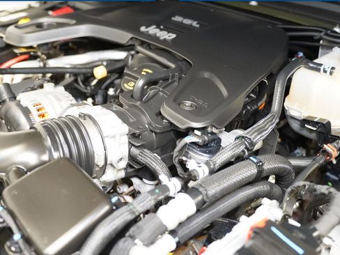 Used 2021 Jeep Gladiator Rubicon image 17