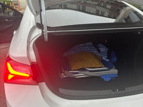 Used 2021 Chevrolet Malibu LT FWD image 9