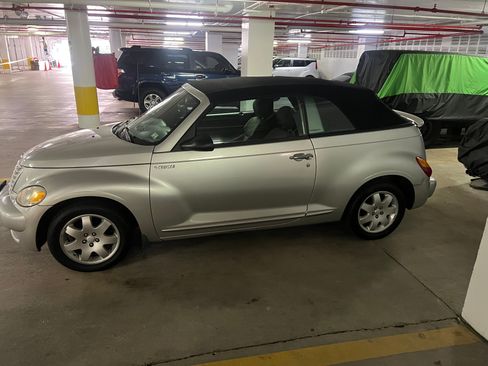 Used 2005 Chrysler PT Cruiser Touring image 2
