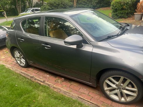 Used 2015 Lexus CT 200h w/ Seat Comfort Package FWD image 4