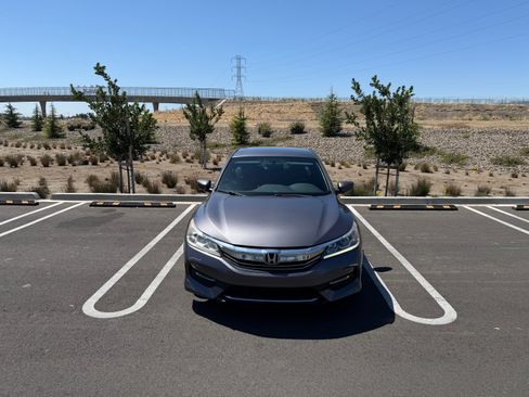 Used 2016 Honda Accord Sport image 4