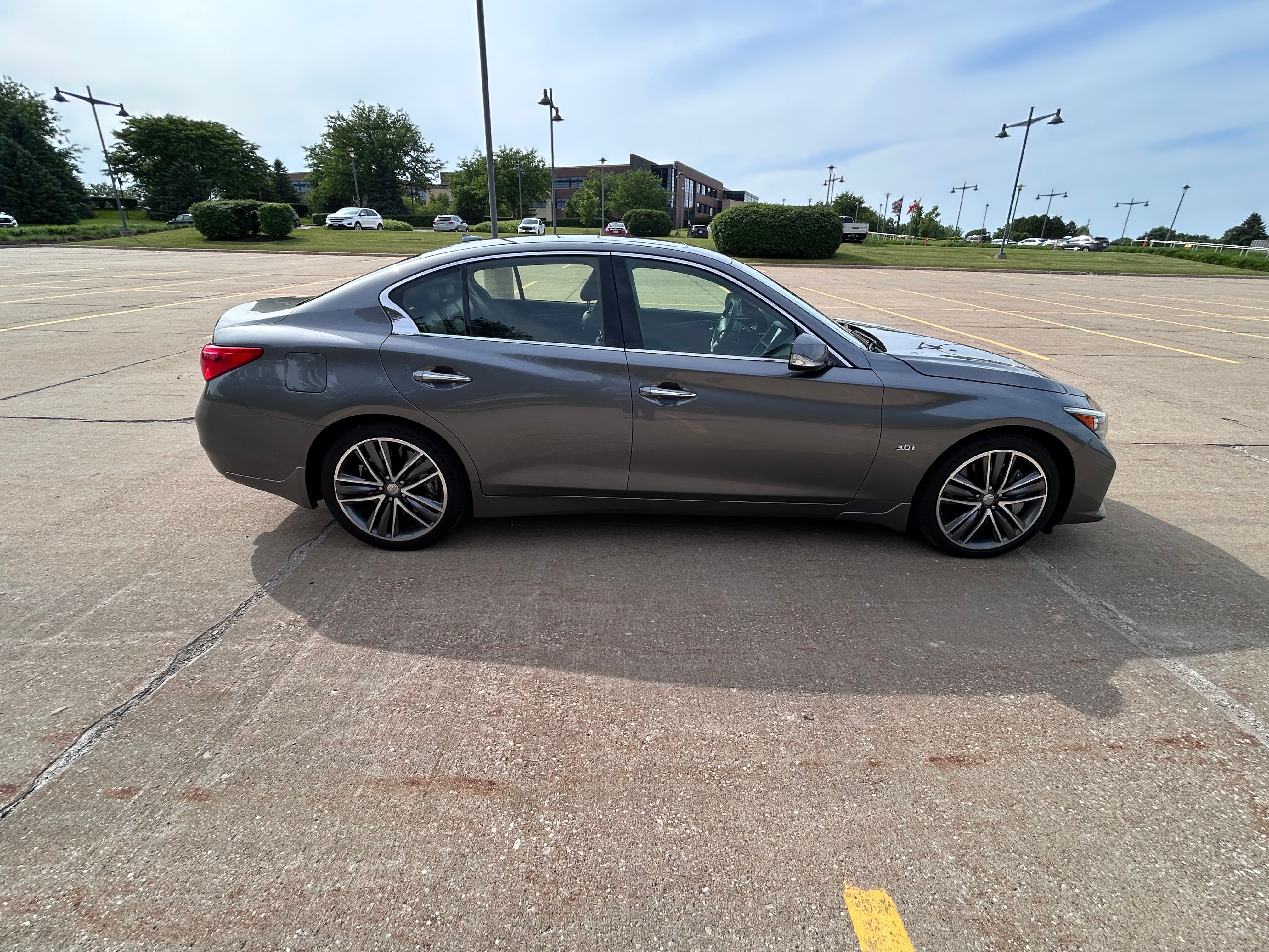 Used 2017 INFINITI Q50 Sport AWD/4WD image 4