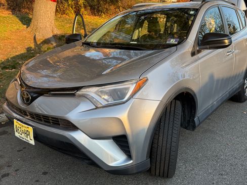 Used 2017 Toyota RAV4 LE image 13