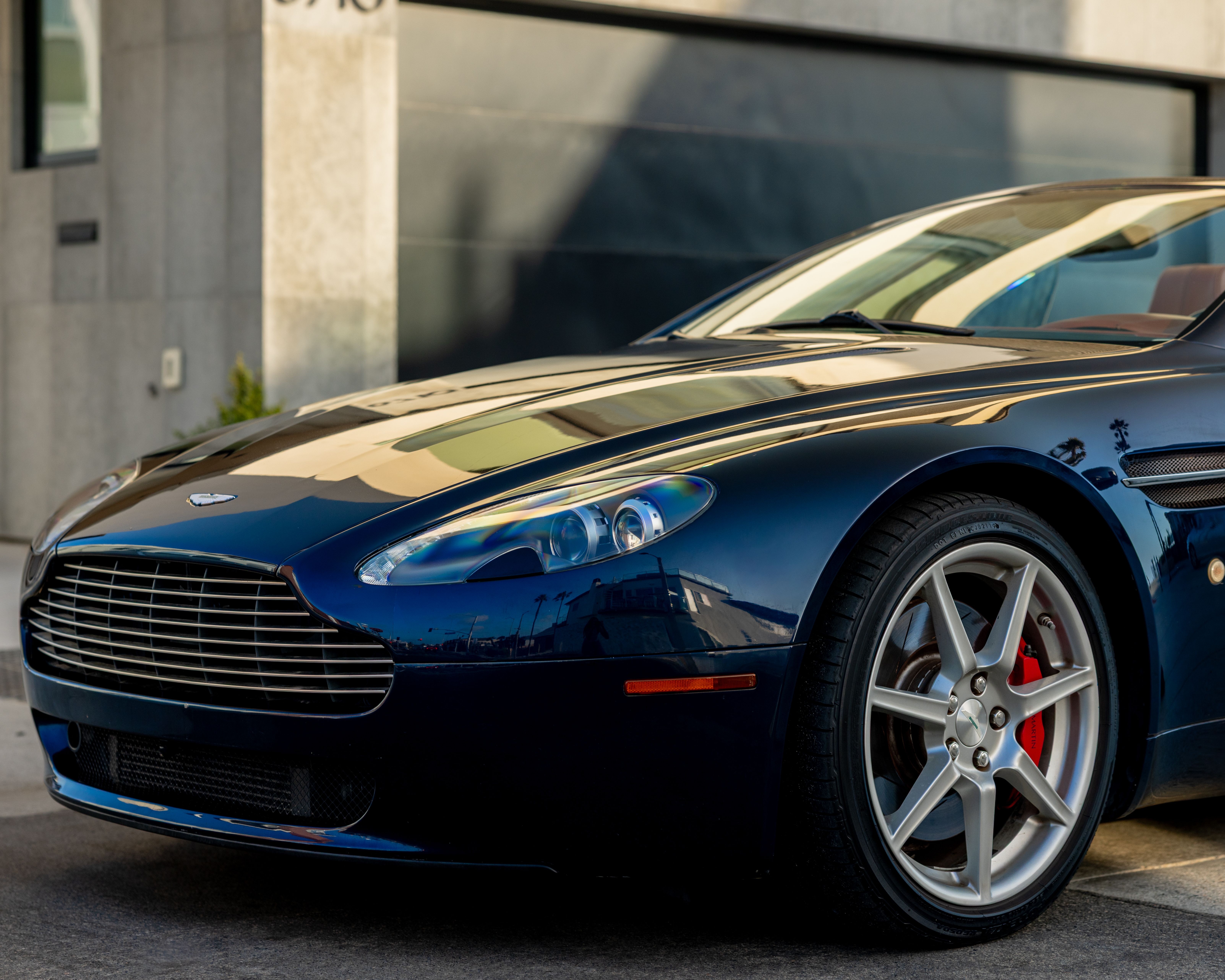Used 2007 Aston Martin V8 Vantage Roadster RWD image 4