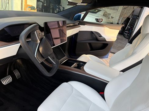 Used 2022 Tesla Model X image 14