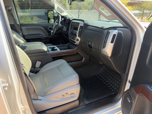 Used 2015 GMC Sierra 2500 SLT w/ Duramax Plus Package AWD/4WD image 11