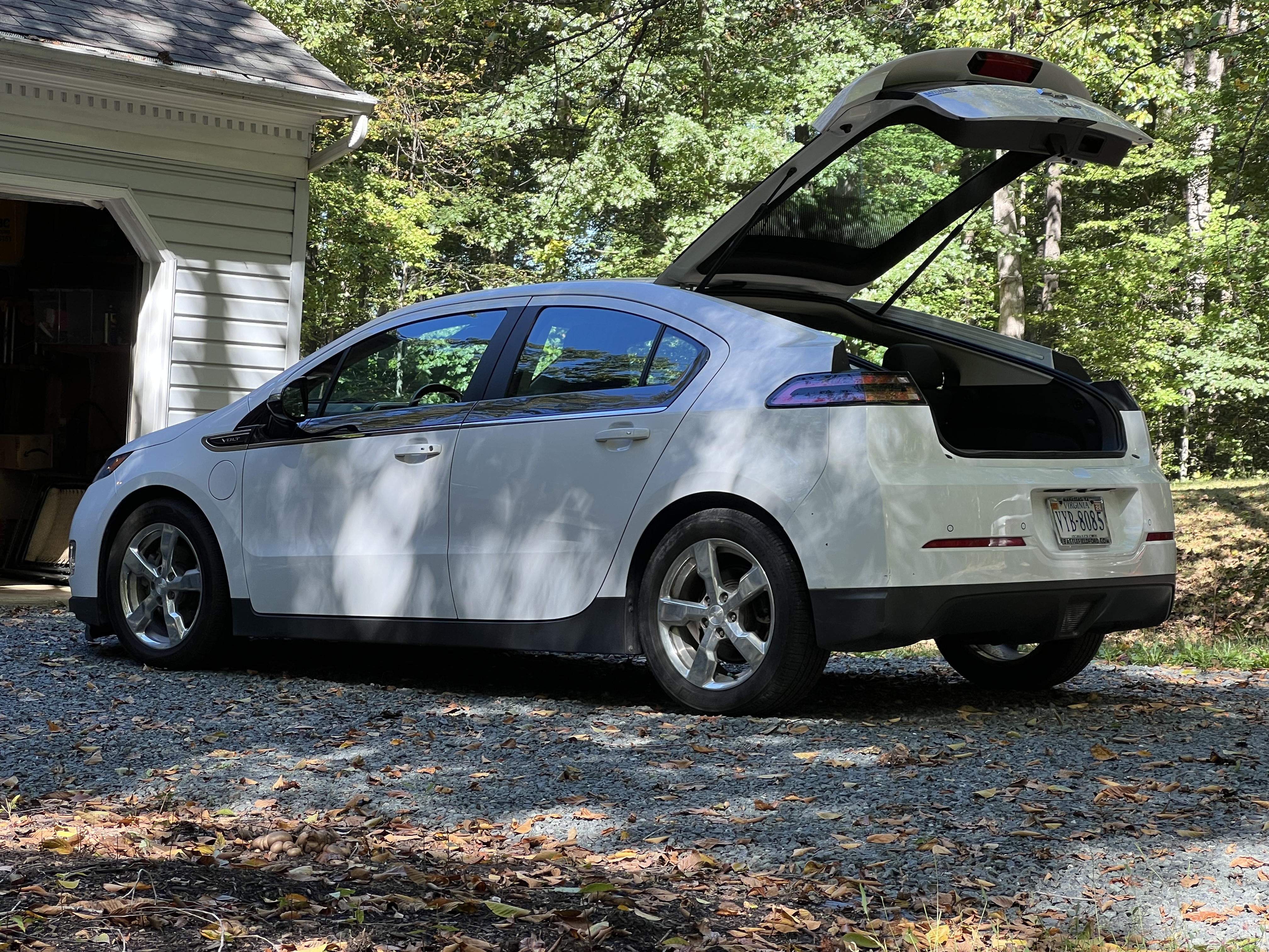 Used 2013 Chevrolet Volt Premium w/ Premium Trim Package FWD image 9