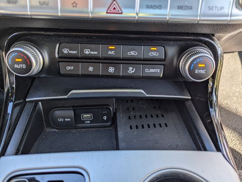 Used 2023 Kia Stinger GT2 image 2