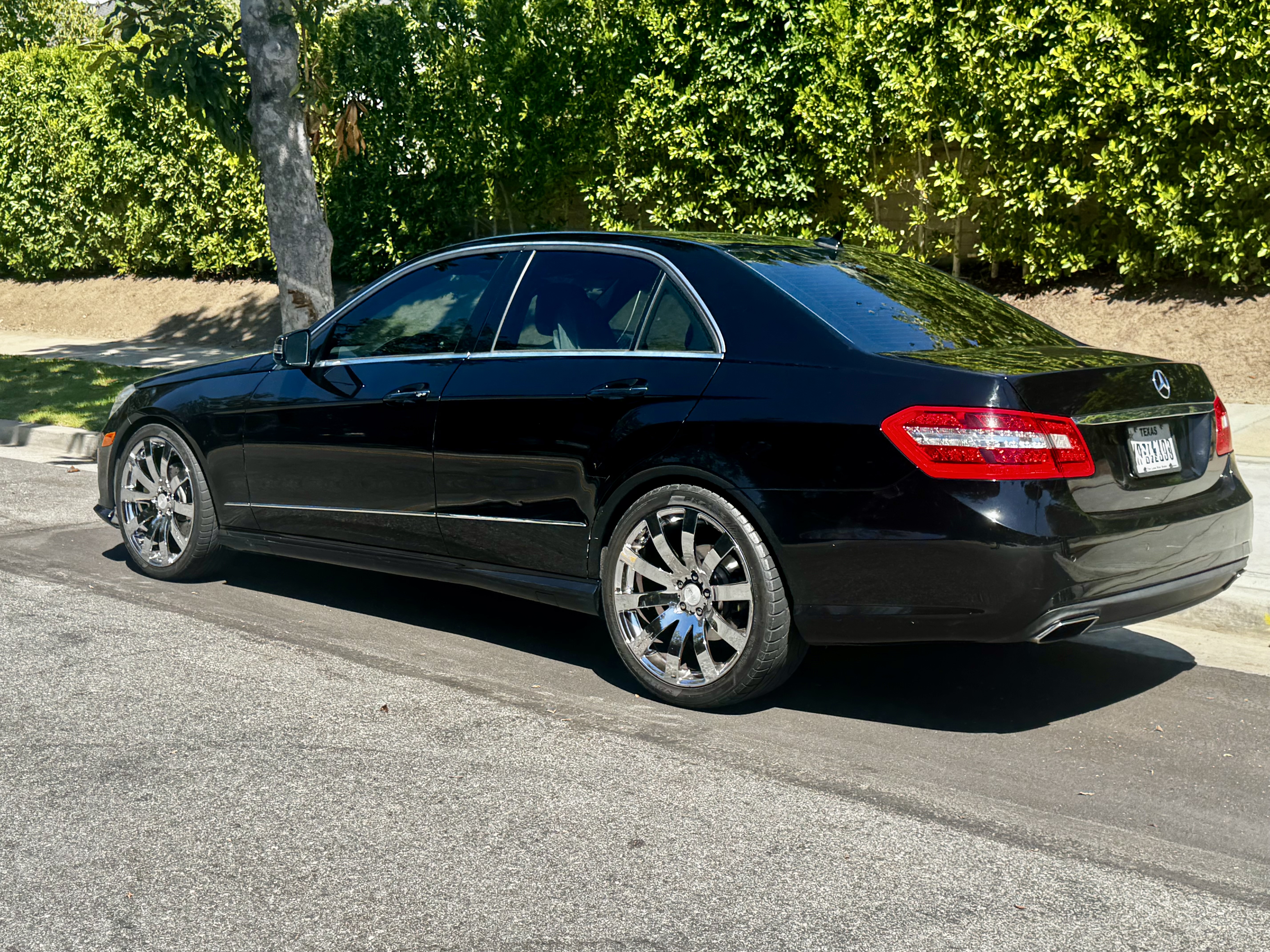 Used 2010 Mercedes-Benz E 350 Sedan image 6