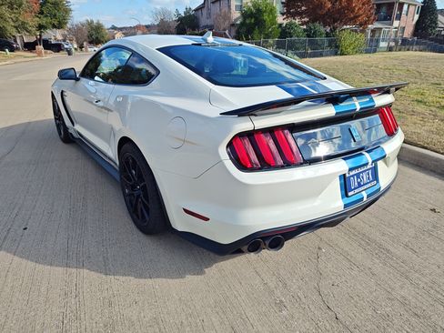 Used 2020 Ford Mustang Shelby GT350 w/ Technology Package image 4