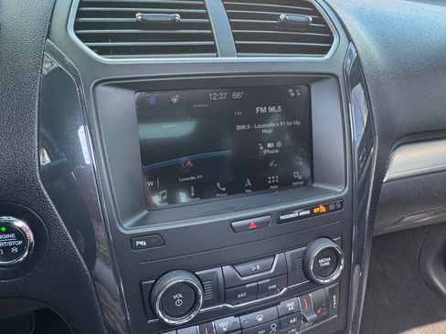 Used 2019 Ford Explorer XLT w/ Equipment Group 202A FWD image 11
