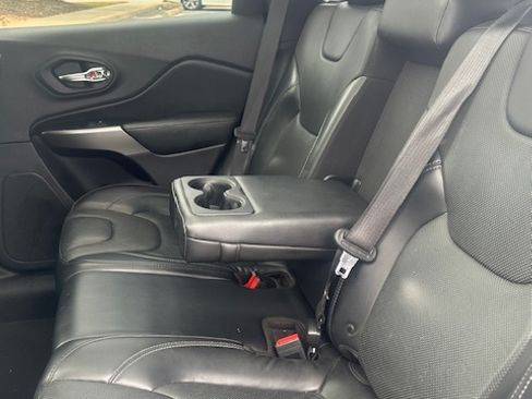 Used 2019 Jeep Cherokee High Altitude image 10