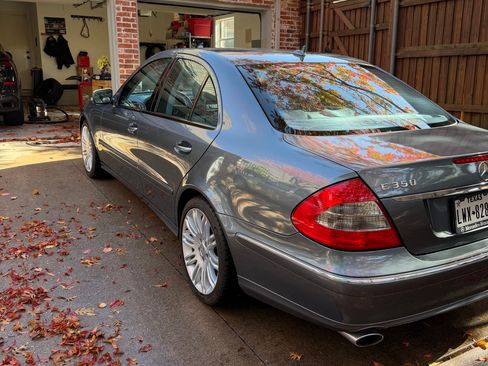Used 2008 Mercedes-Benz E 350 Sedan image 4