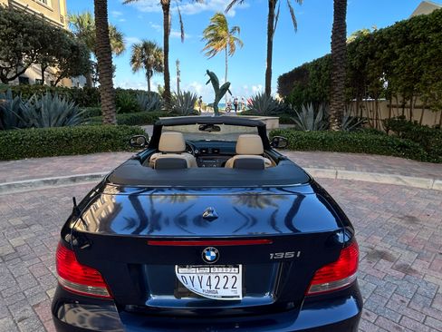 Used 2011 BMW 135i Convertible RWD image 9