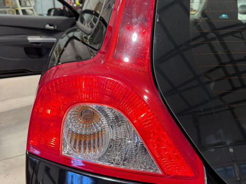 Used 2011 Volvo C30 image 18