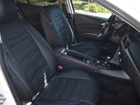 Used 2018 MAZDA MAZDA3 Touring FWD image 16