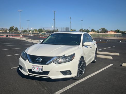 Used 2017 Nissan Altima 2.5 SR FWD image 32