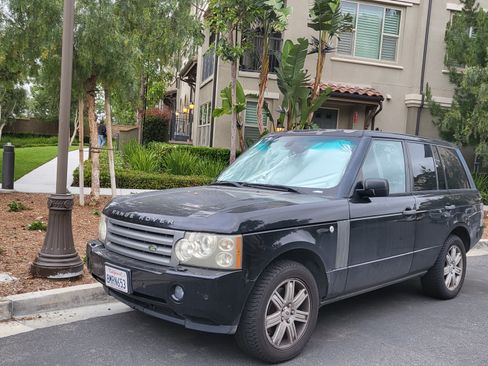 Used 2008 Land Rover Range Rover HSE image 2