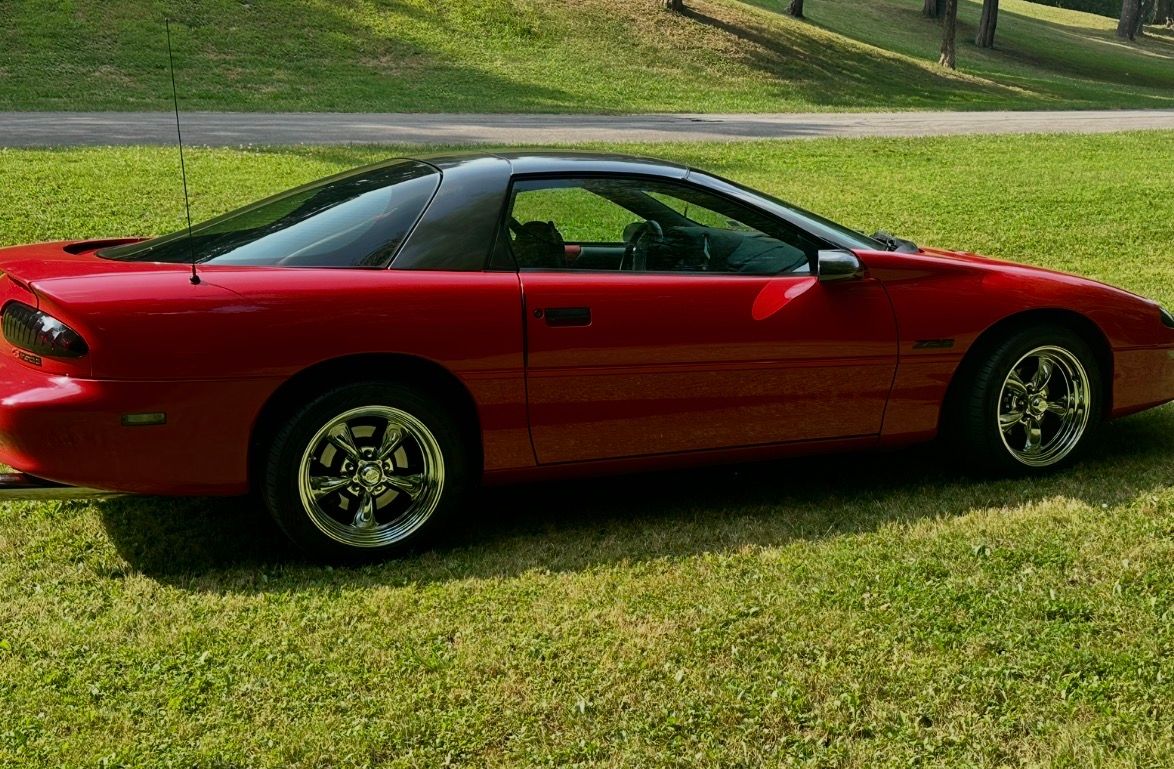Used 1993 Chevrolet Camaro Z28 RWD image 4