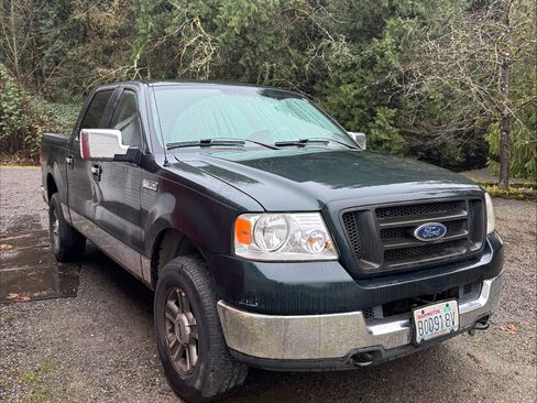 Used 2005 Ford F150 XLT image 2