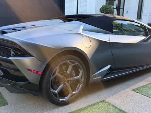 Used 2023 Lamborghini Huracan EVO image 5