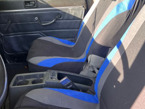 Used 1993 Jeep Wrangler 4WD image 8