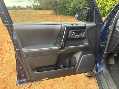 Used 2014 Toyota 4Runner Trail AWD/4WD image 16