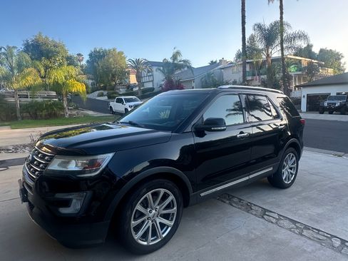 Used 2017 Ford Explorer Limited FWD image 1