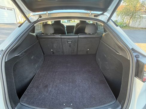 Used 2023 Tesla Model Y Performance image 9