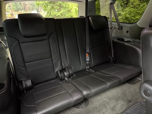 Used 2015 Chevrolet Suburban LTZ image 8