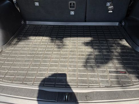Used 2024 Jeep Grand Cherokee Altitude RWD image 10