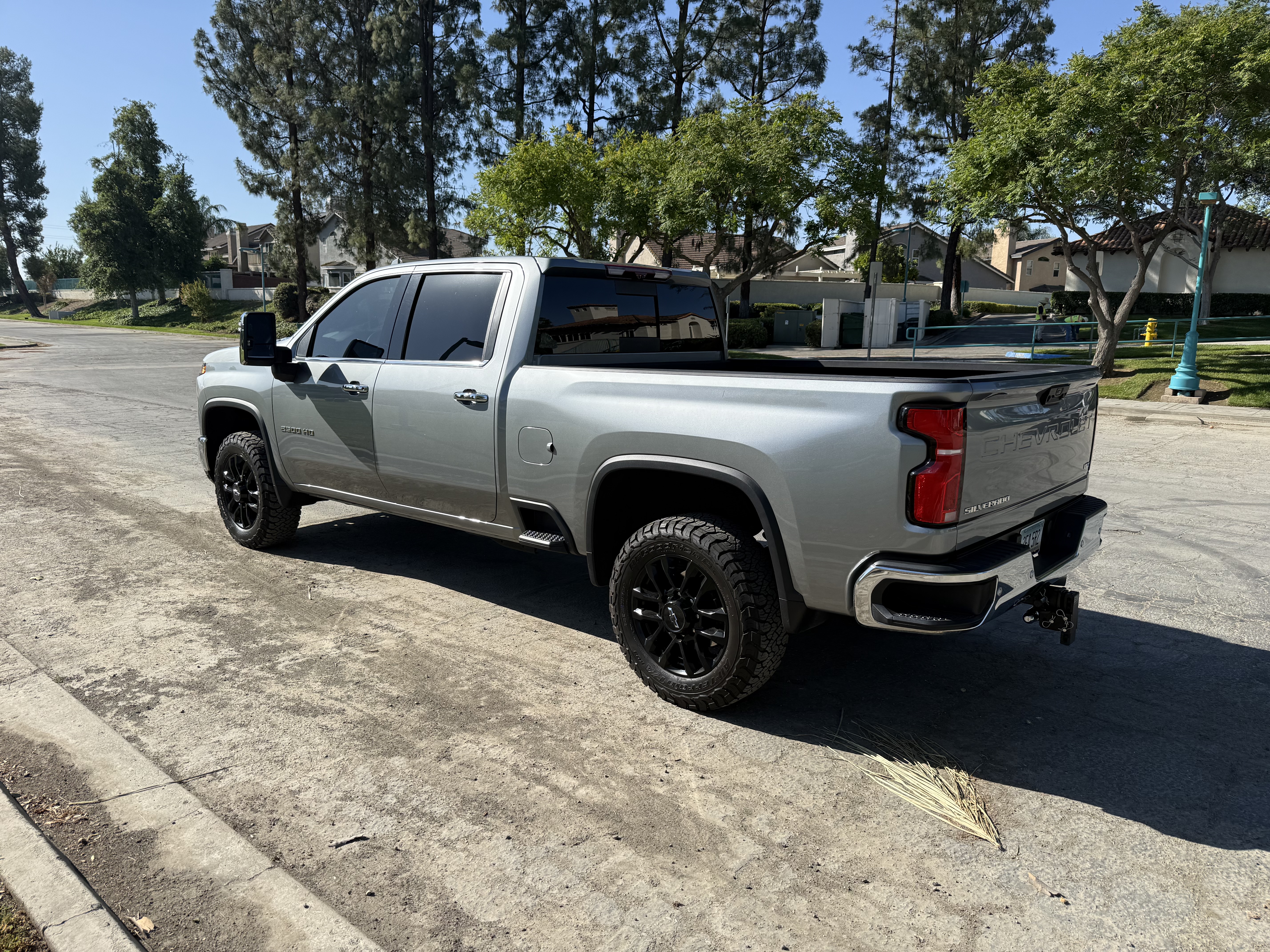 Used 2025 Chevrolet Silverado 2500 LTZ w/ LTZ Plus Package AWD/4WD image 10