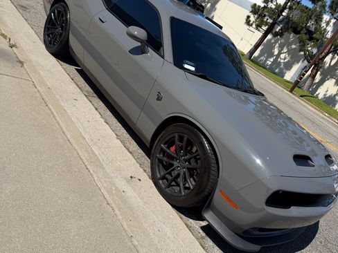 Used 2023 Dodge Challenger SRT Hellcat RWD image 1