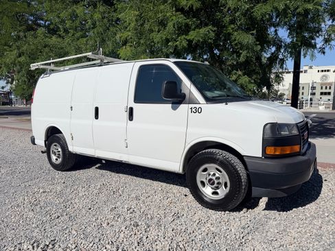 Used 2018 GMC Savana 3500 w/ Driver Convenience Package RWD image 1