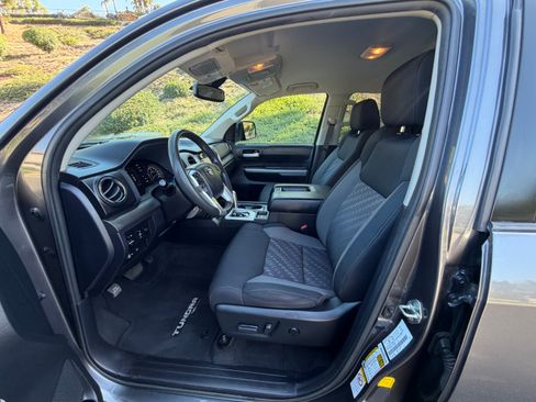 Used 2018 Toyota Tundra SR5 w/ TRD Off Road Package AWD/4WD image 10