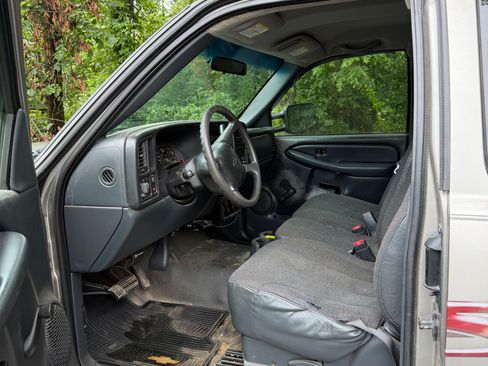 Used 2002 Chevrolet Silverado 2500 2WD Extended Cab image 10