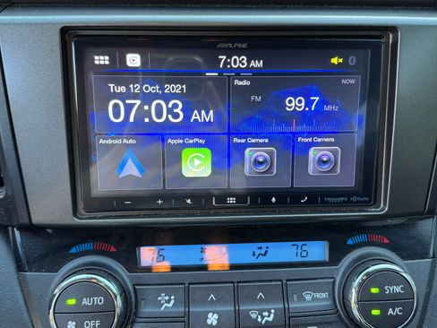 Used 2018 Toyota RAV4 XLE w/ All Weather Liner Package FWD image 28