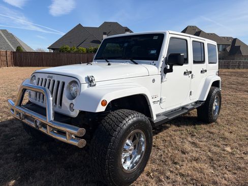 Used 2017 Jeep Wrangler Unlimited Sahara w/ Max Tow Package image 4